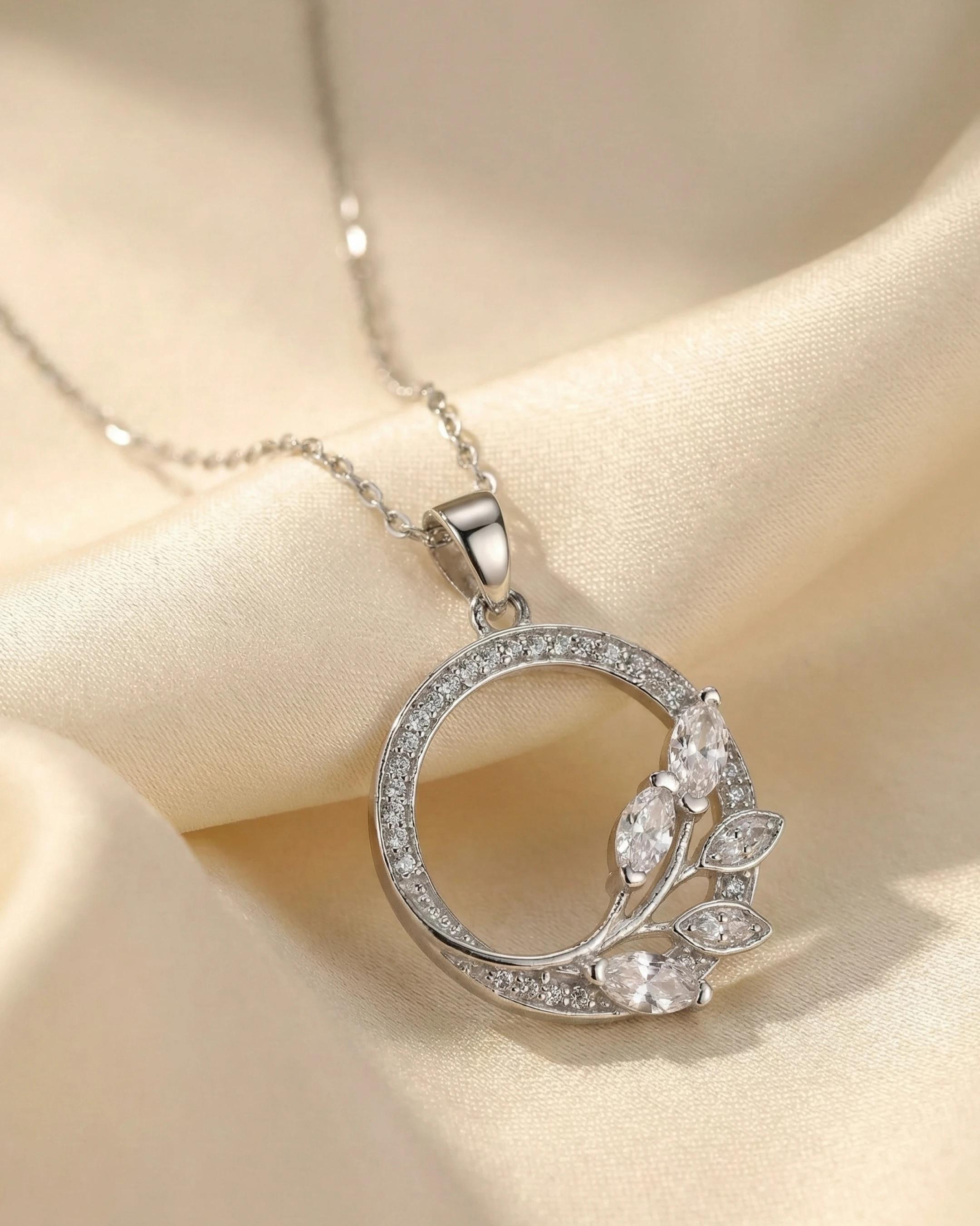 Silver Meadow Halo Circle Necklace – 925 Sterling Silver view 3